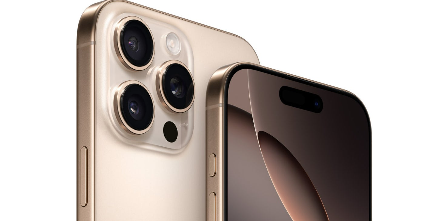 L'iPhone 16 Pro et l'iPhone 16 Pro Max, ici dans le coloris Titane sable.
