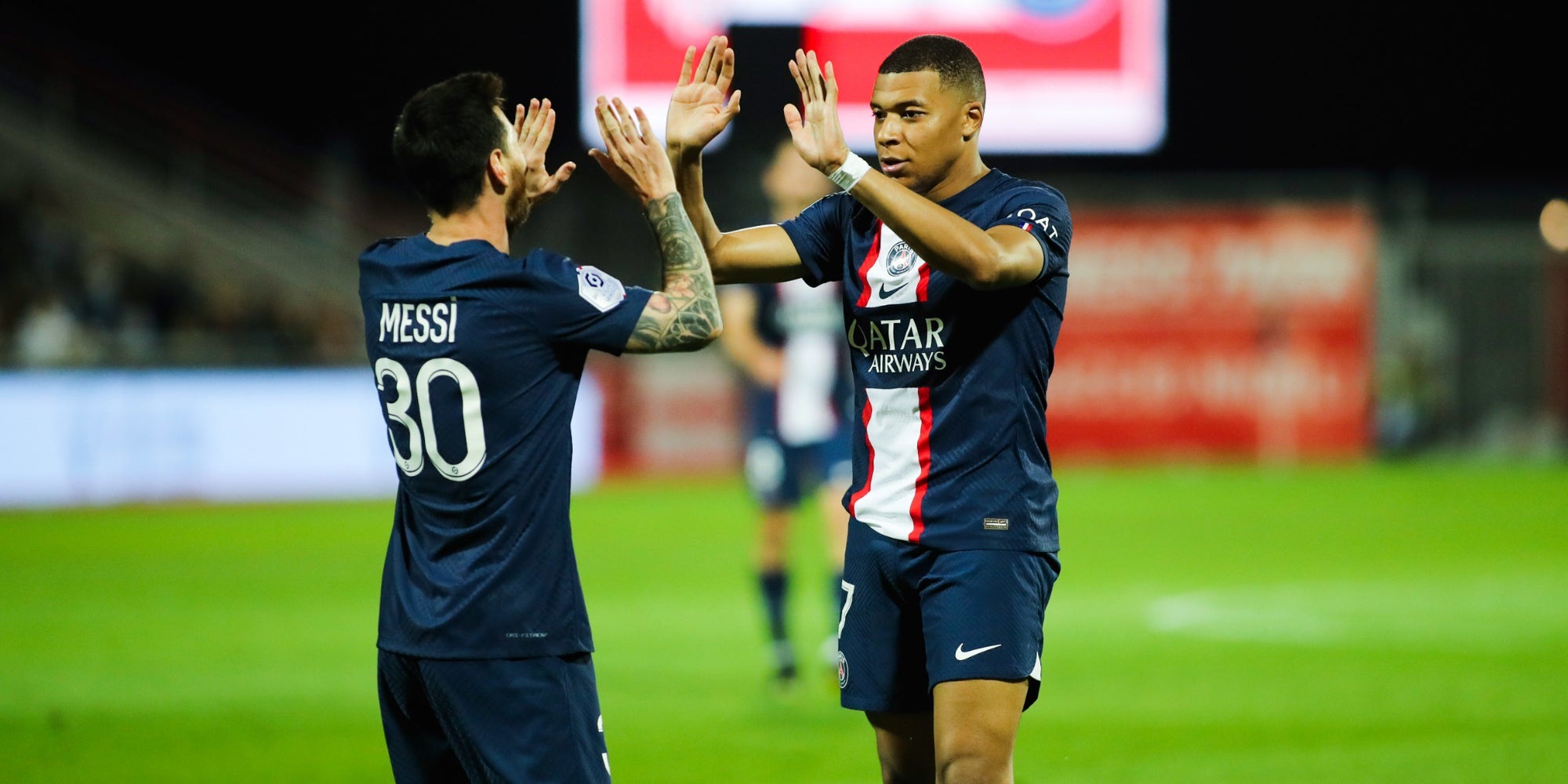 Kylian Mbappé et Lionel Messi lors du match aller AC Ajaccio - PSG, au Stade François Coty à Ajaccio, le 21 octobre 2022.