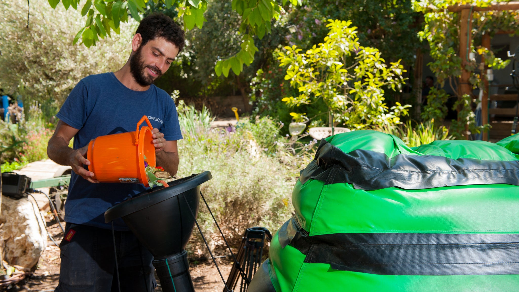La technologie HomeBiogas permet de transformer les déchets alimentaires en énergie. La technologie HomeBiogas permet de transformer les déchets alimentaires en énergie.