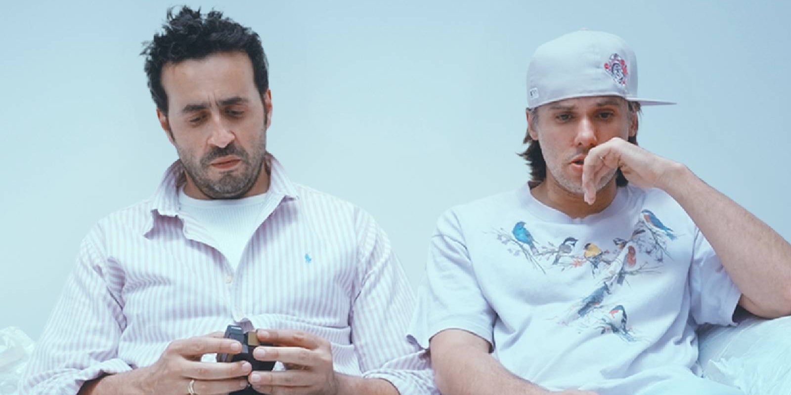 Découvrez le vrai-faux documentaire "F*ckin' Fred, comme un léopard" avec Jonathan Cohen et Orelsan, disponible sur Prime Video. 