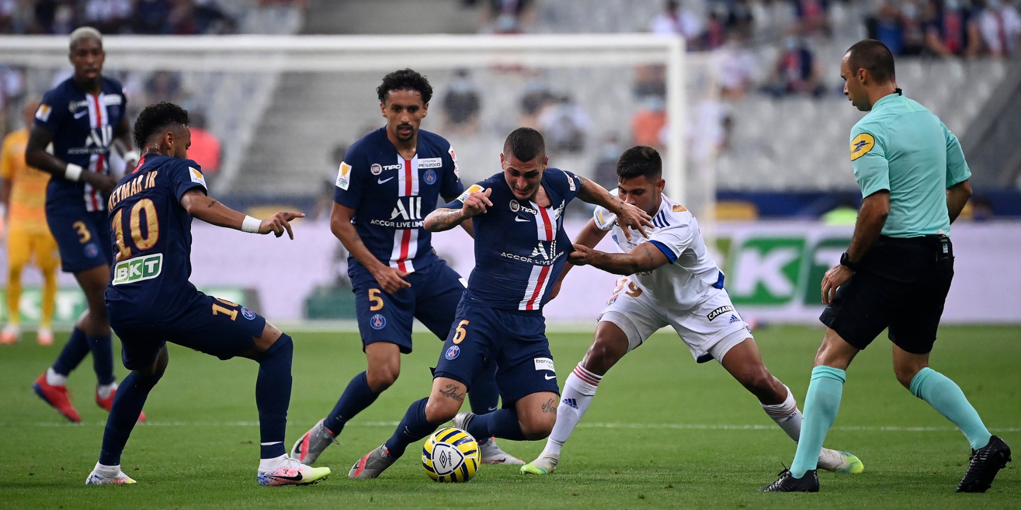 Nouveau blessé : Marco Verratti, essentiel en finale de Coupe de la Ligue face à Lyon, au Stade de France le 31 juillet 2020.