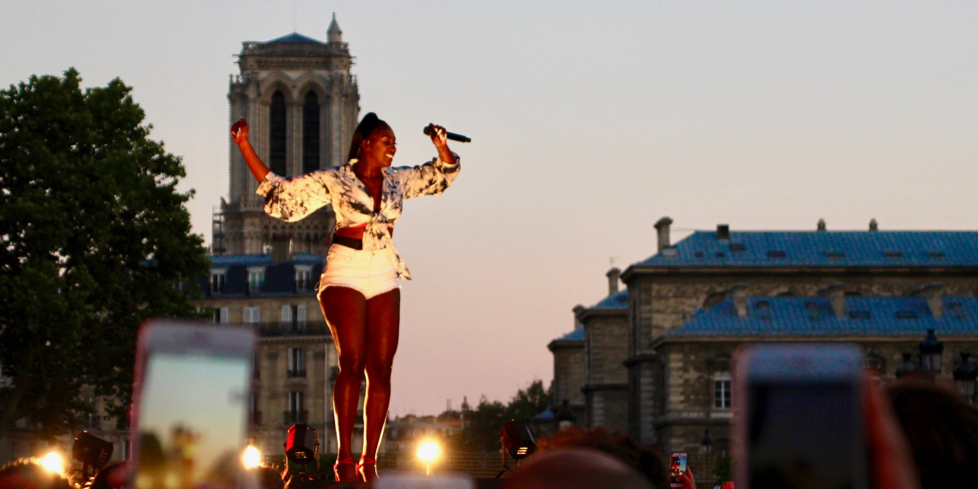 C'était LA star de la soirée : Aya Nakamura a fait la joie du public en ce premier soir de festival.