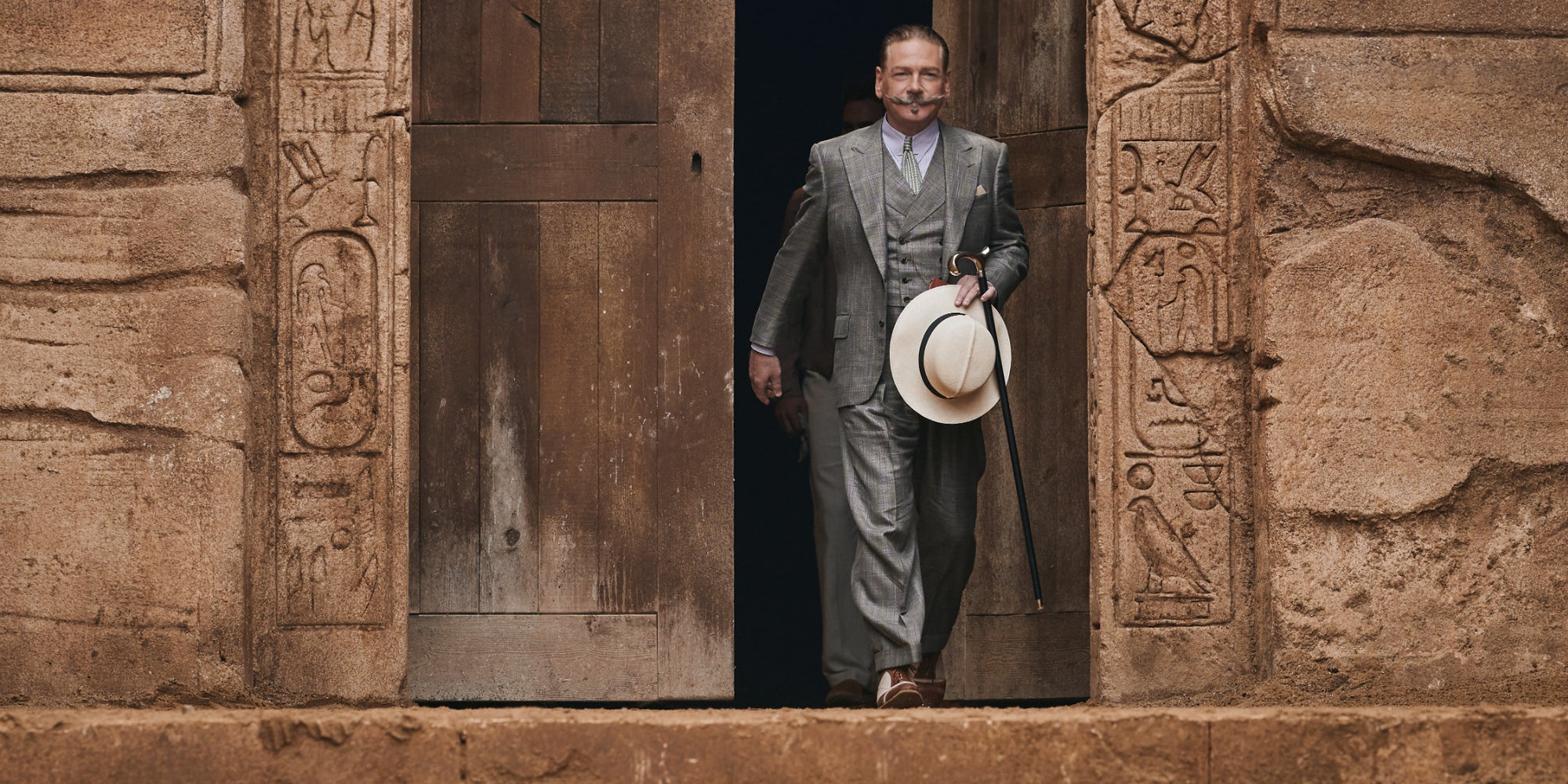 Kenneth Branagh incarne le mythique Hercule Poirot dans "Mort sur le Nil".
