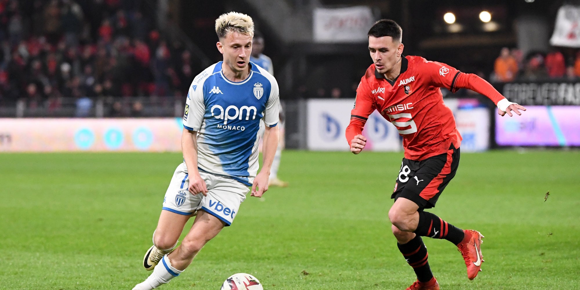 Aleksandr Golovin (AS Monaco) face au Stade Rennais, le 9 décembre dernier à l'occasion de la 15e journée de Ligue 1, au Roazhon Park (Rennes).