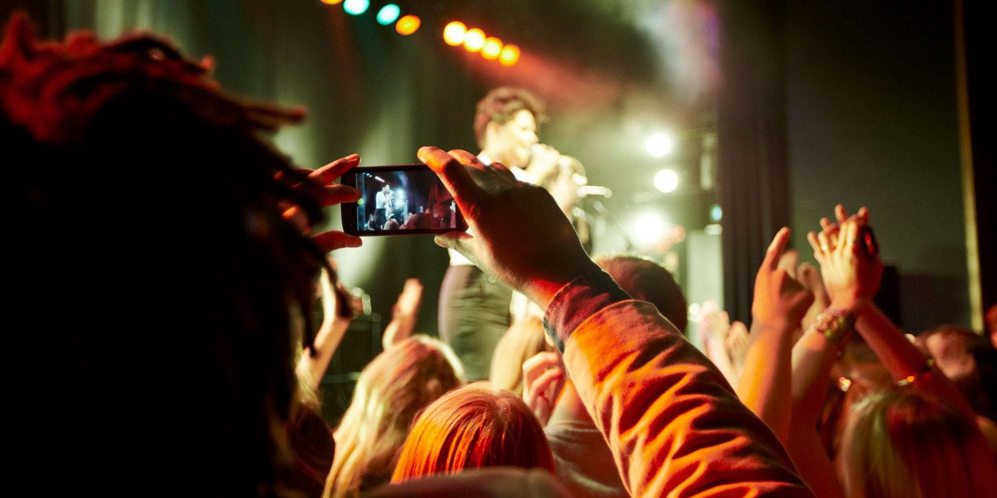 Entre l'iPhone 14 Pro Max et le Galaxy S23 Ultra, quel est le meilleur smartphone pour capturer en vidéo des concerts ?