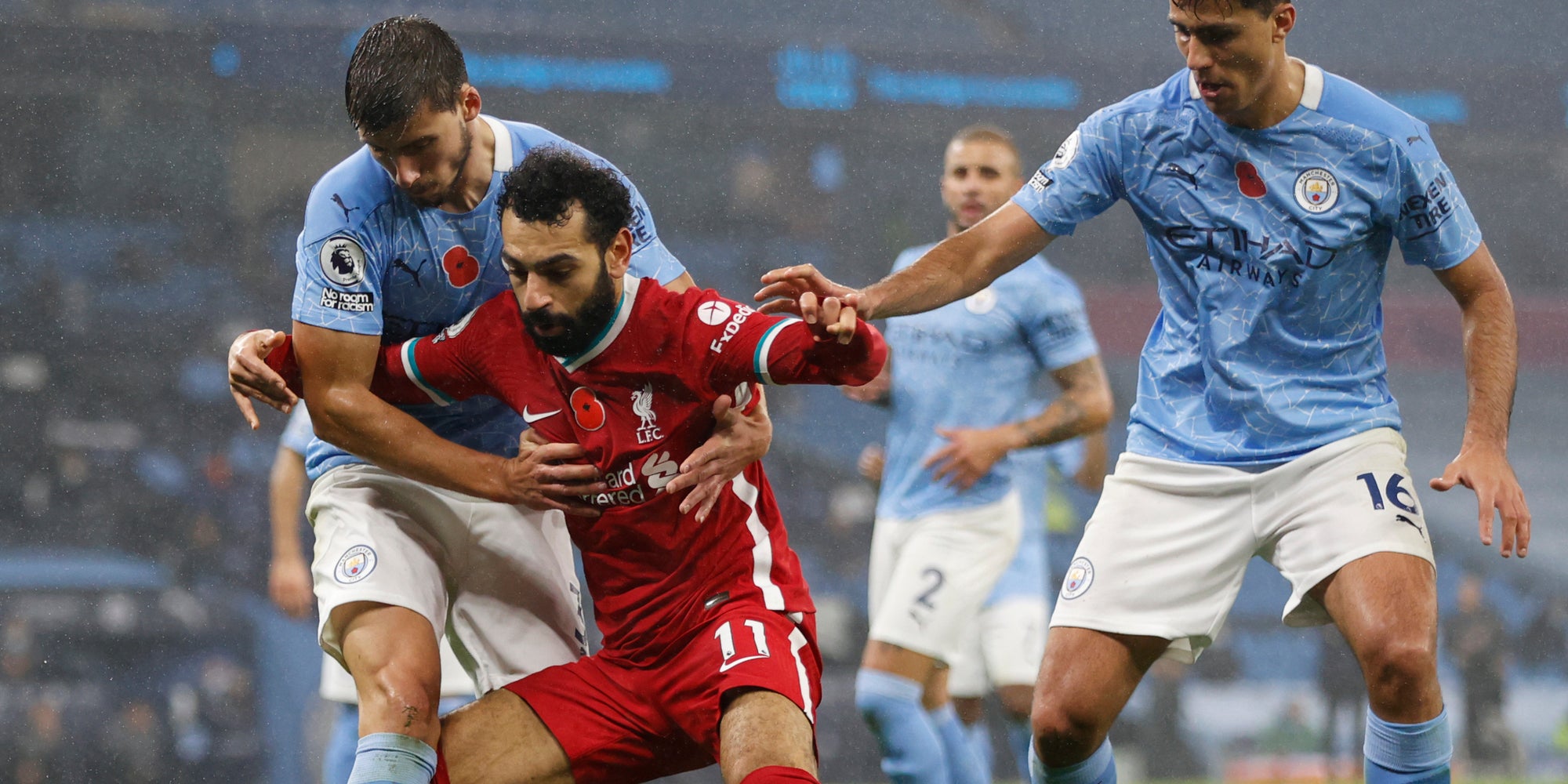 Mo Salah marqué de -très- près par Ruben Dias et Rodri lors de Manchester City-Liverpool, le 8 novembre 2020