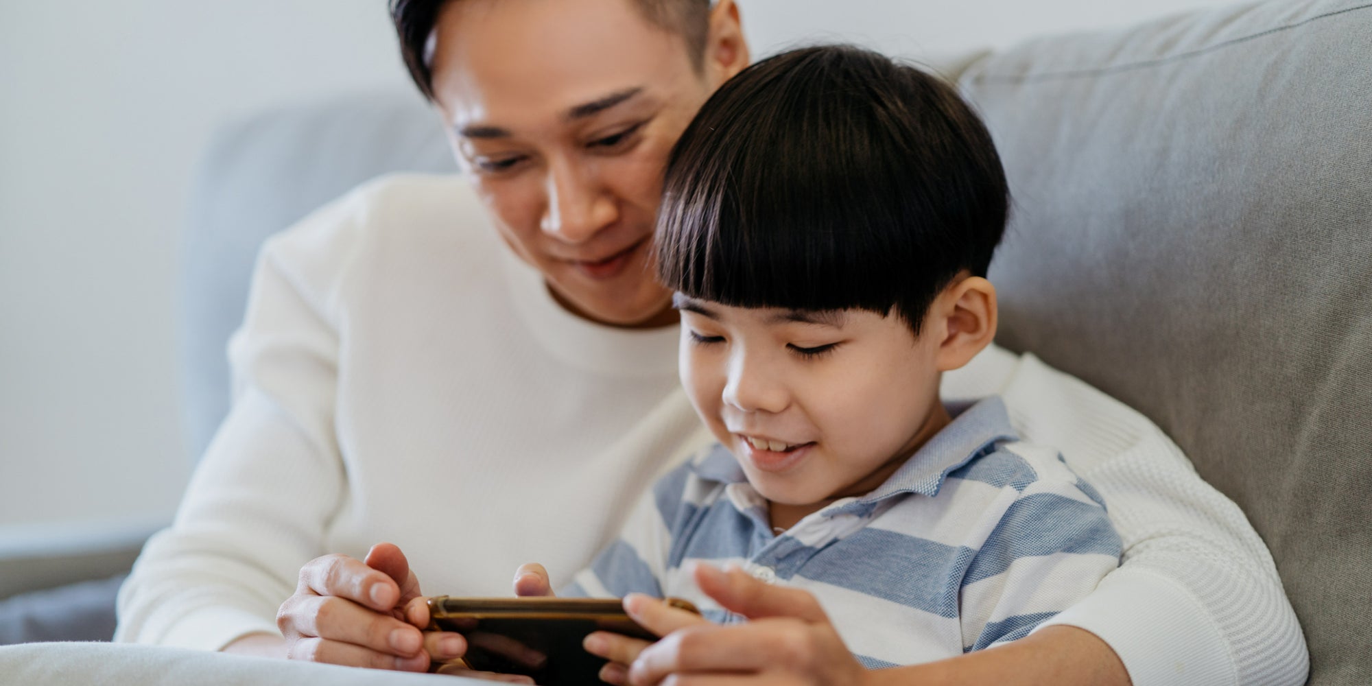 Dans le but de protéger les mineurs sur Internet, le contrôle parental par défaut est devenu obligatoire sur tous les smartphones vendus en France.