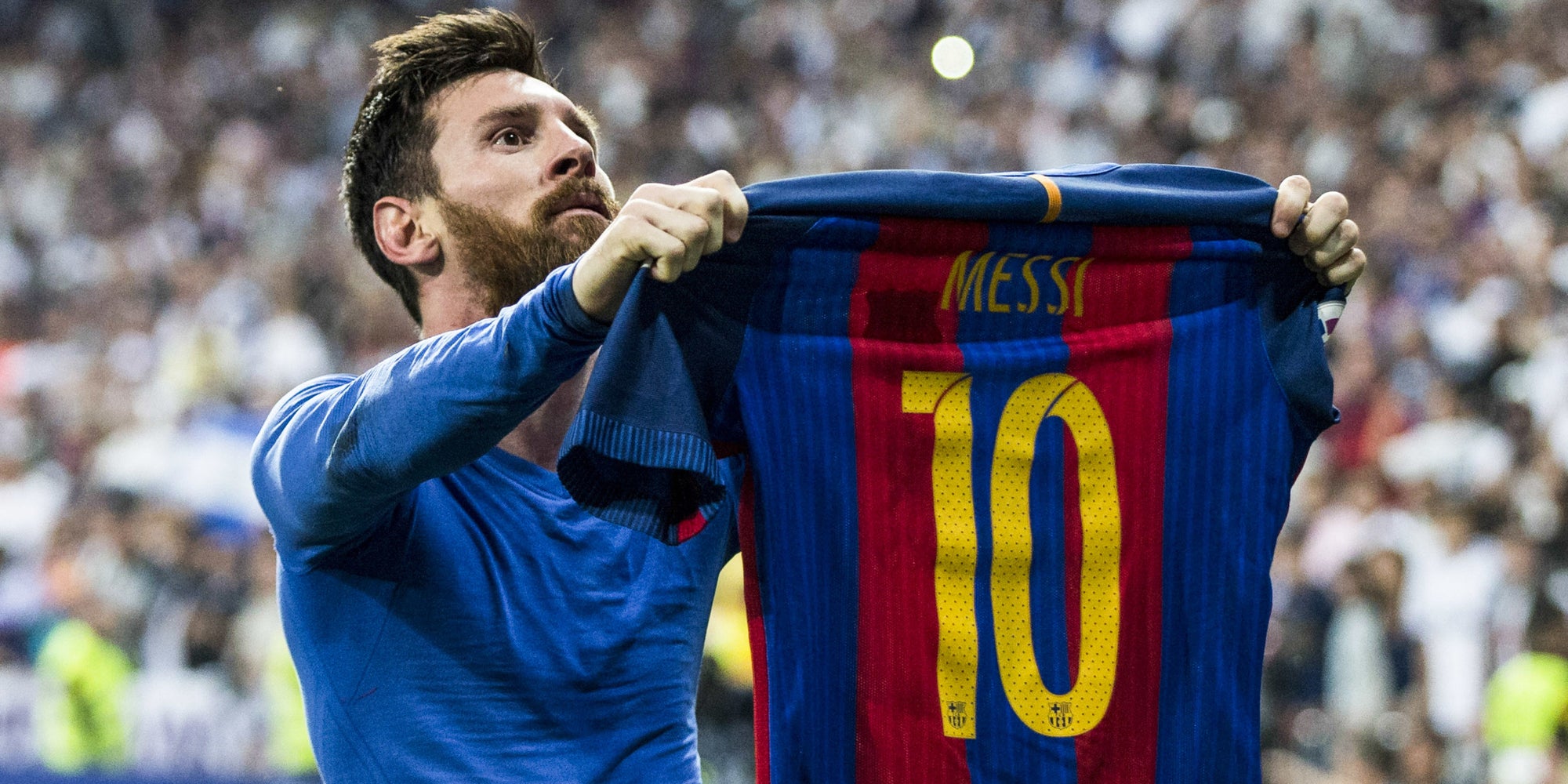 Lionel Messi célèbre un but contre le Real Madrid, le 23 avril 2017 au stade Santiago Bernabeu