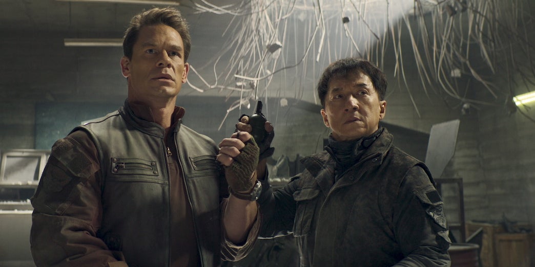 John Cena et Jackie Chan dans ''Project X-Traction'', une comédie d'action disponible sur Netflix depuis le 28 juillet dernier.