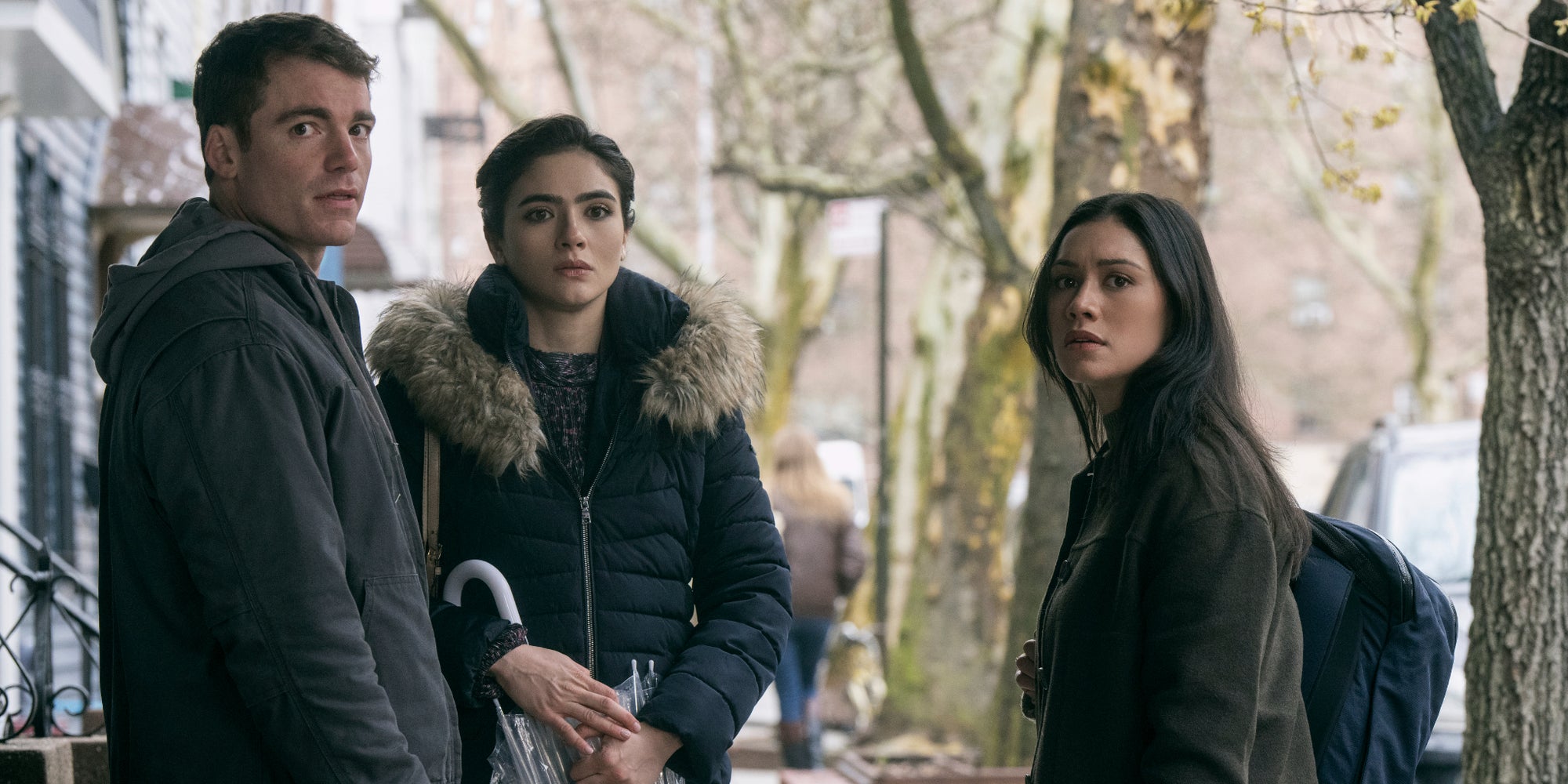 Gabriel Basso, Arienne Mandi et Luciane Buchanan dans ''The Night Agent'', à voir sur Netflix.