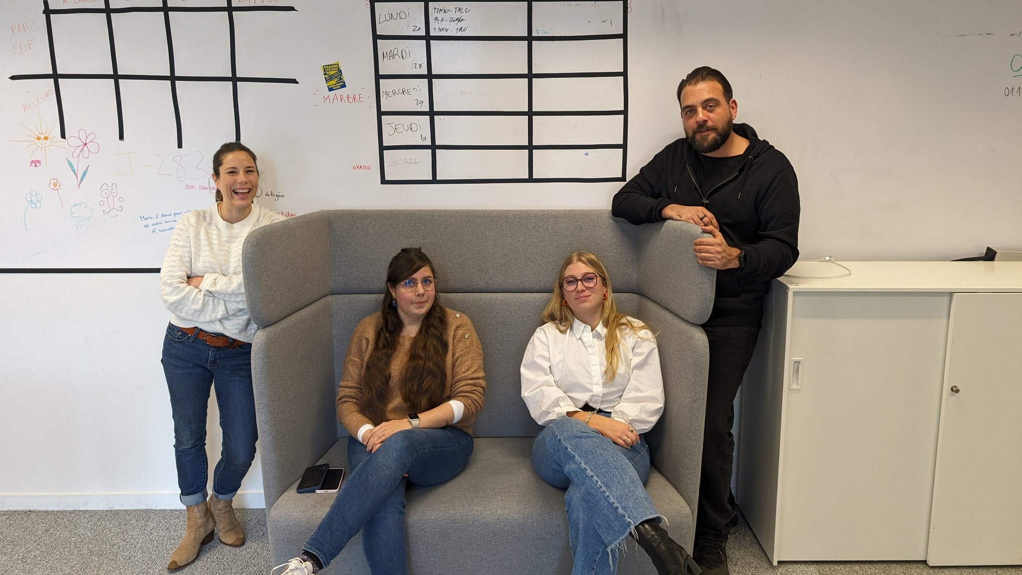 Et voilà le résultat final, avec un effet naturel bluffant : le visage de Pierre a été modifié, mais on n'y voit que du feu ! Et voilà le résultat final, avec un effet naturel bluffant : le visage de Pierre a été modifié, mais on n'y voit que du feu !