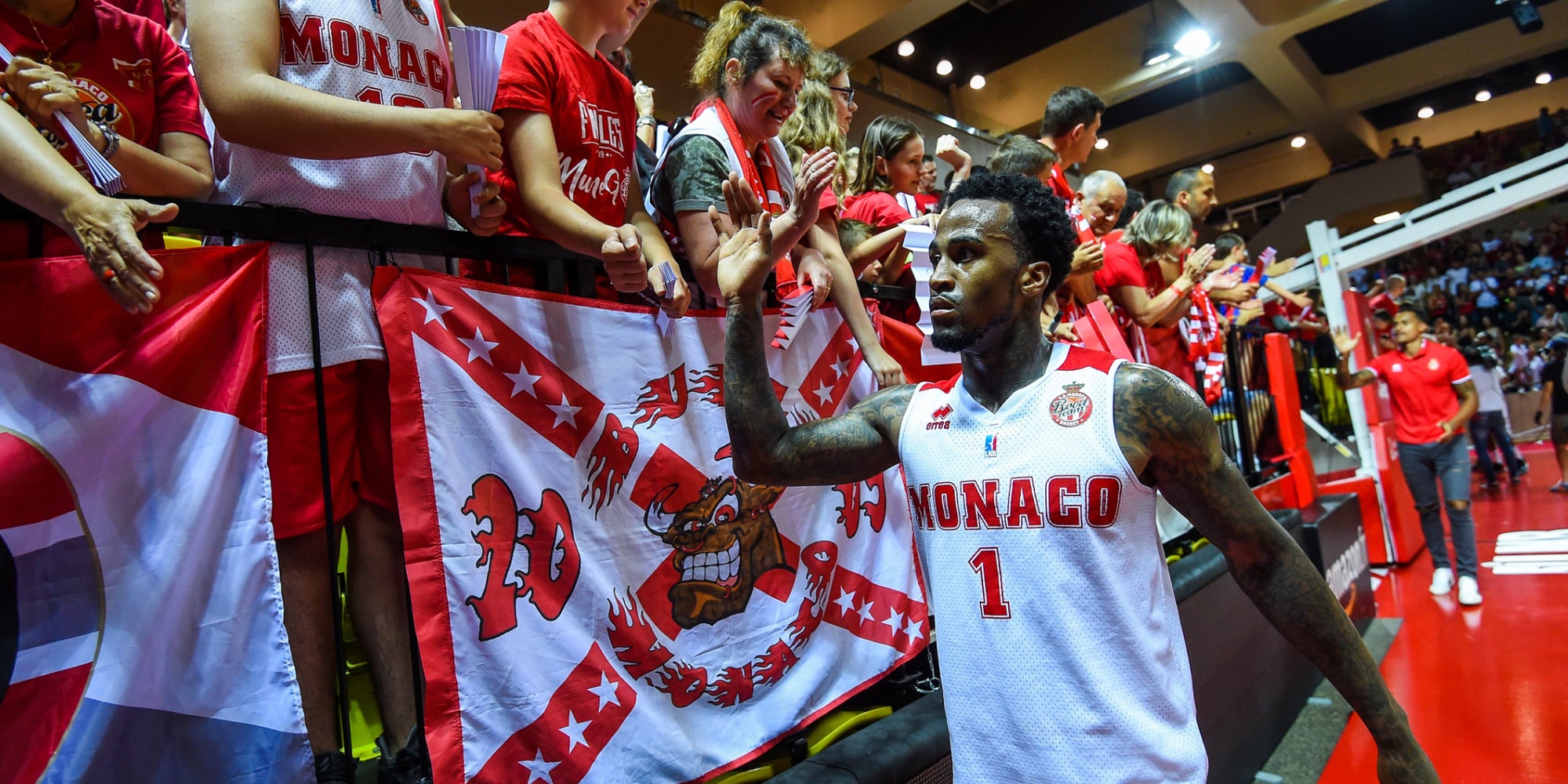 L'Américain Dee Bost après avoir remporté le 4ème match de la finale de Jeep Élite avec l'AS Monaco, face à l'ASVEL, au stade Louis II à Monaco, le 22 juin 2019.