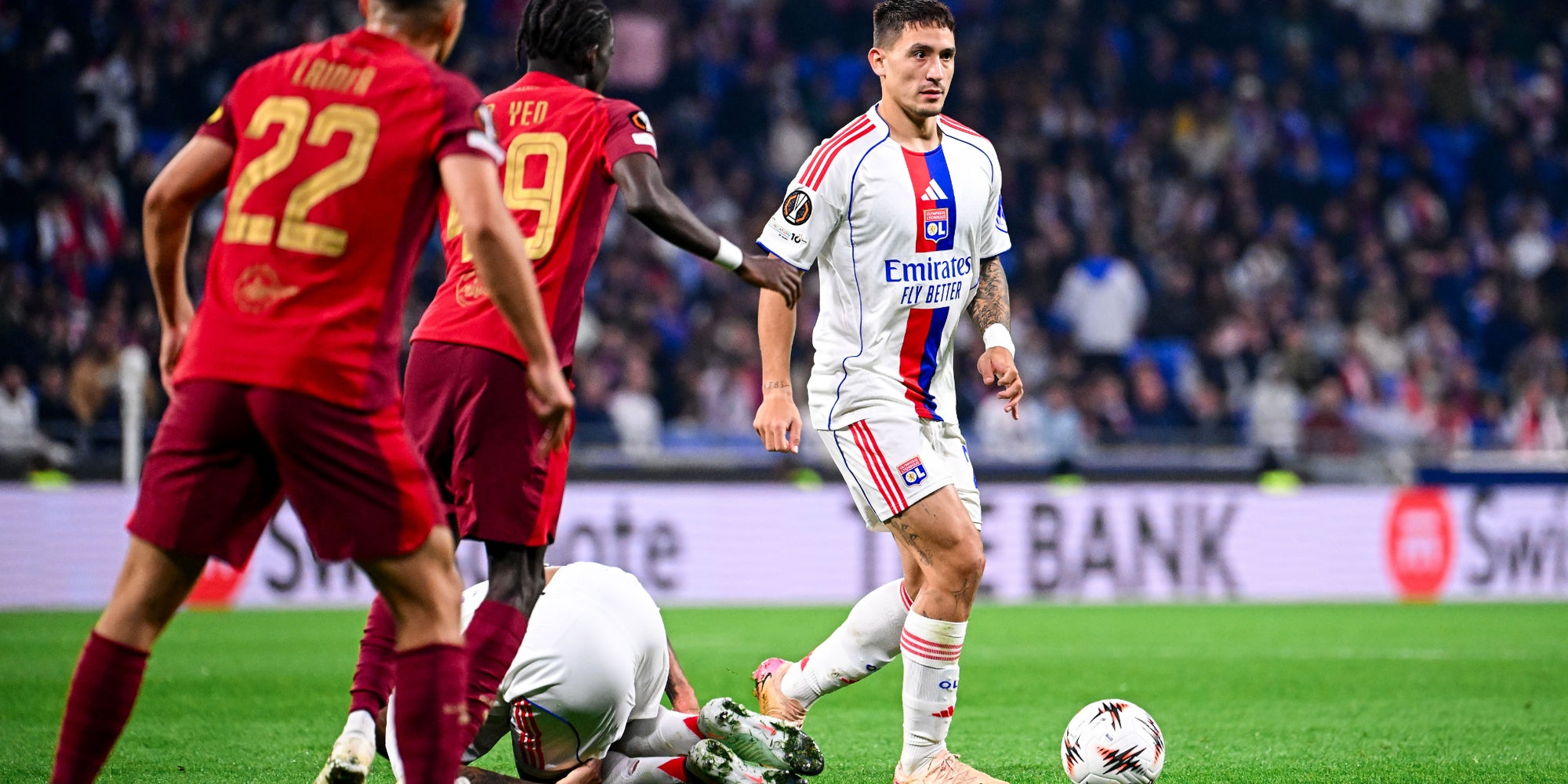 Martín Satriano, buteur face au RB Salzburg, le 2 octobre 2025 au Groupama Stadium (Lyon).