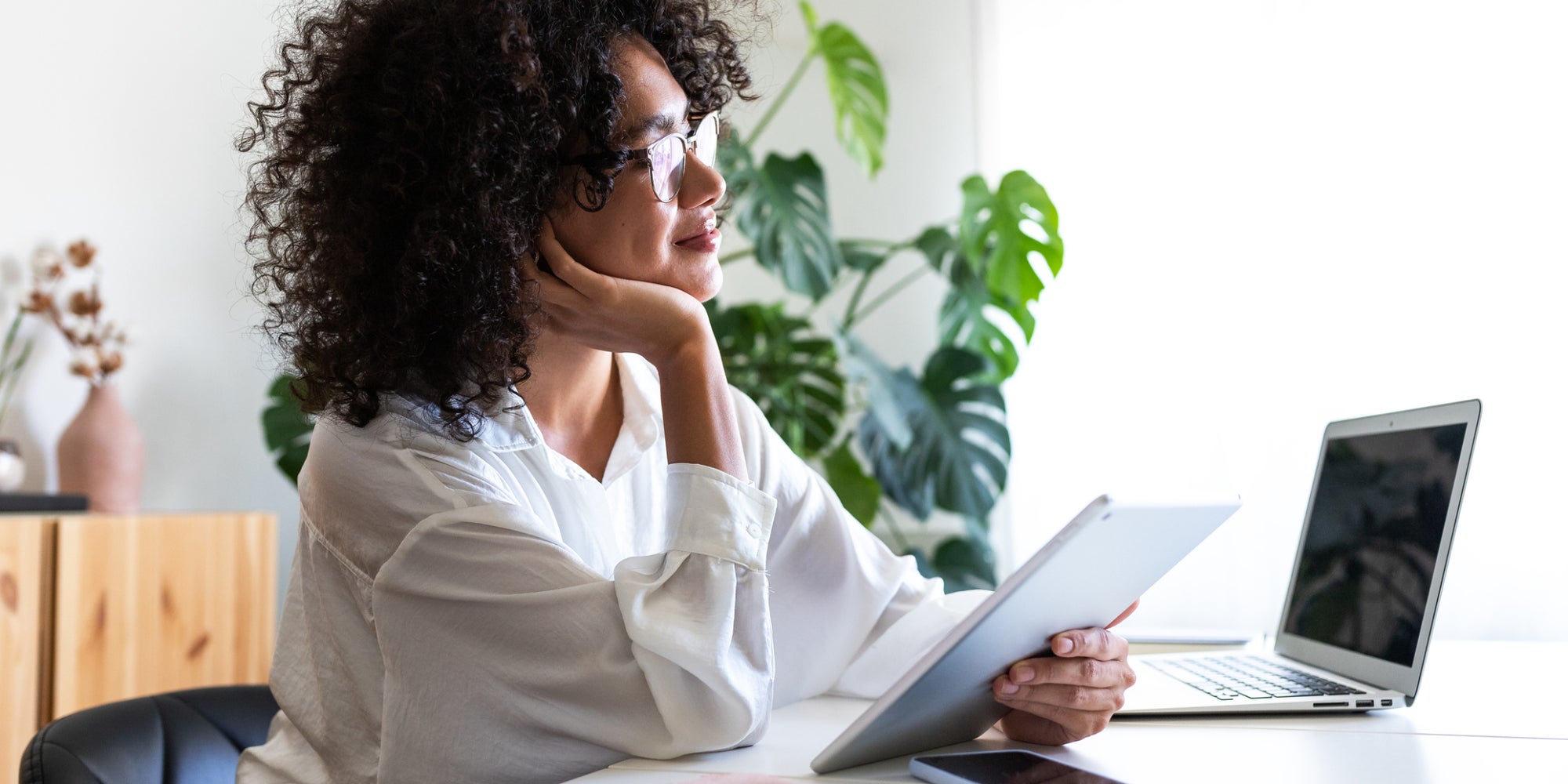 Profitez d'une formule 2-en-1 proposant un abonnement Internet et un forfait mobile à prix tout doux chez SFR.