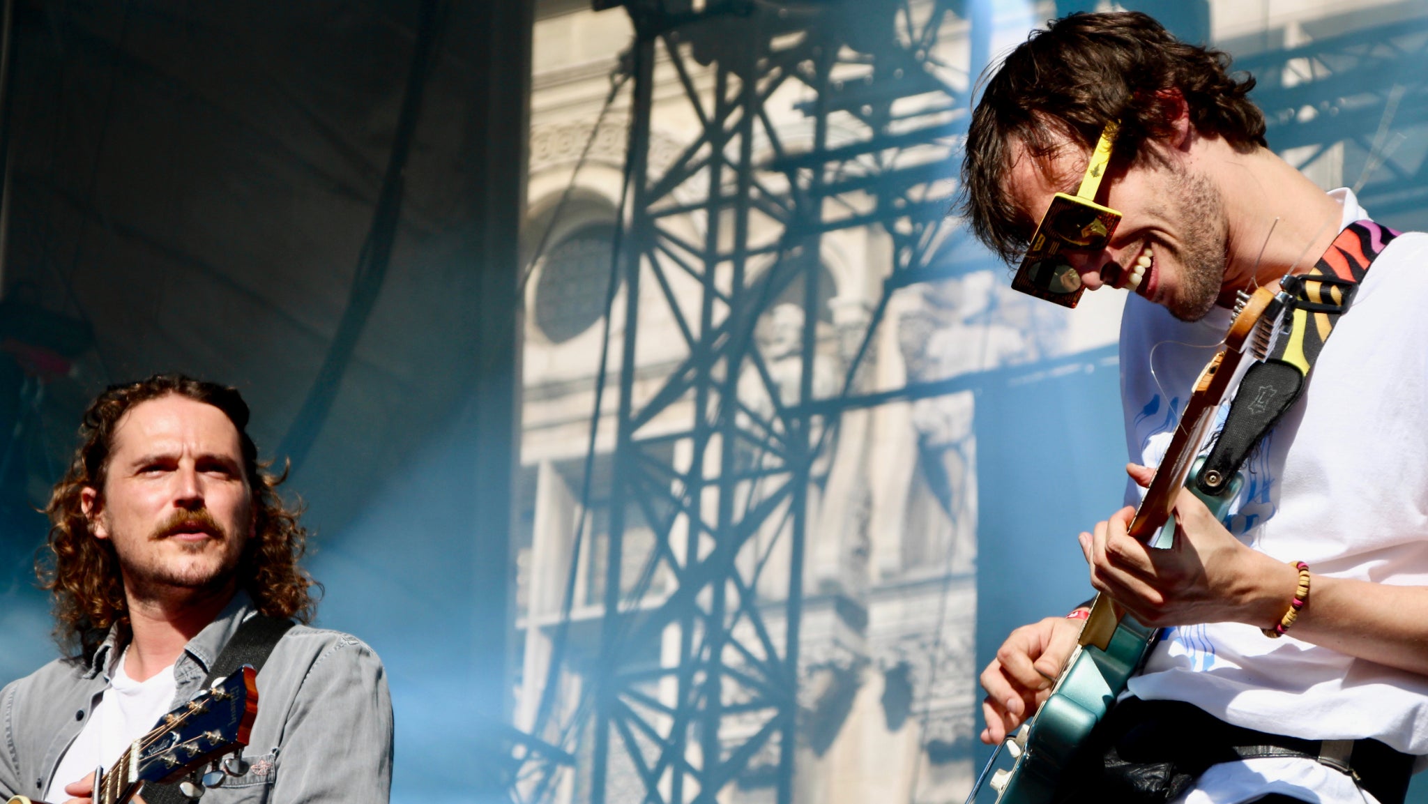 Le duo Pépite en action sur la scène du FNAC Live Paris. Le duo Pépite en action sur la scène du FNAC Live Paris.