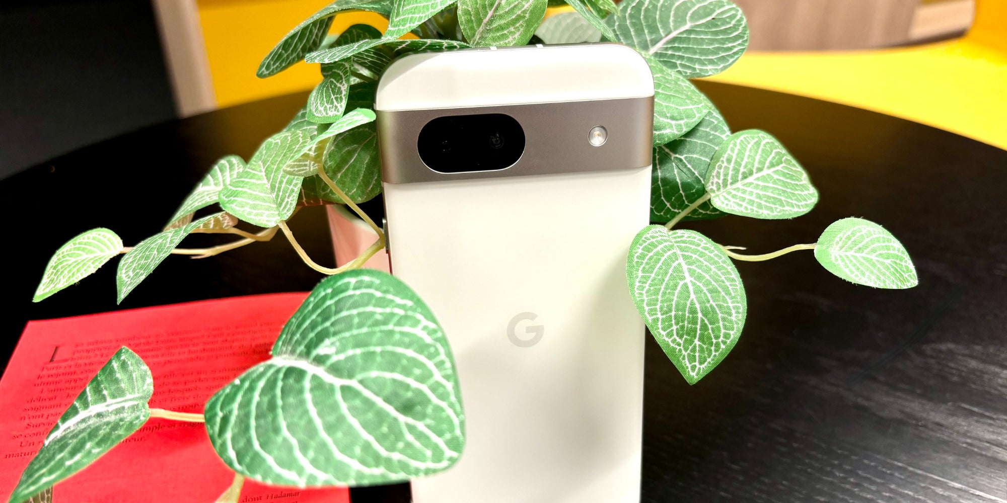 Le Google Pixel 8a se présente comme une version plus abordable du Pixel 8, mais pas forcément moins performante