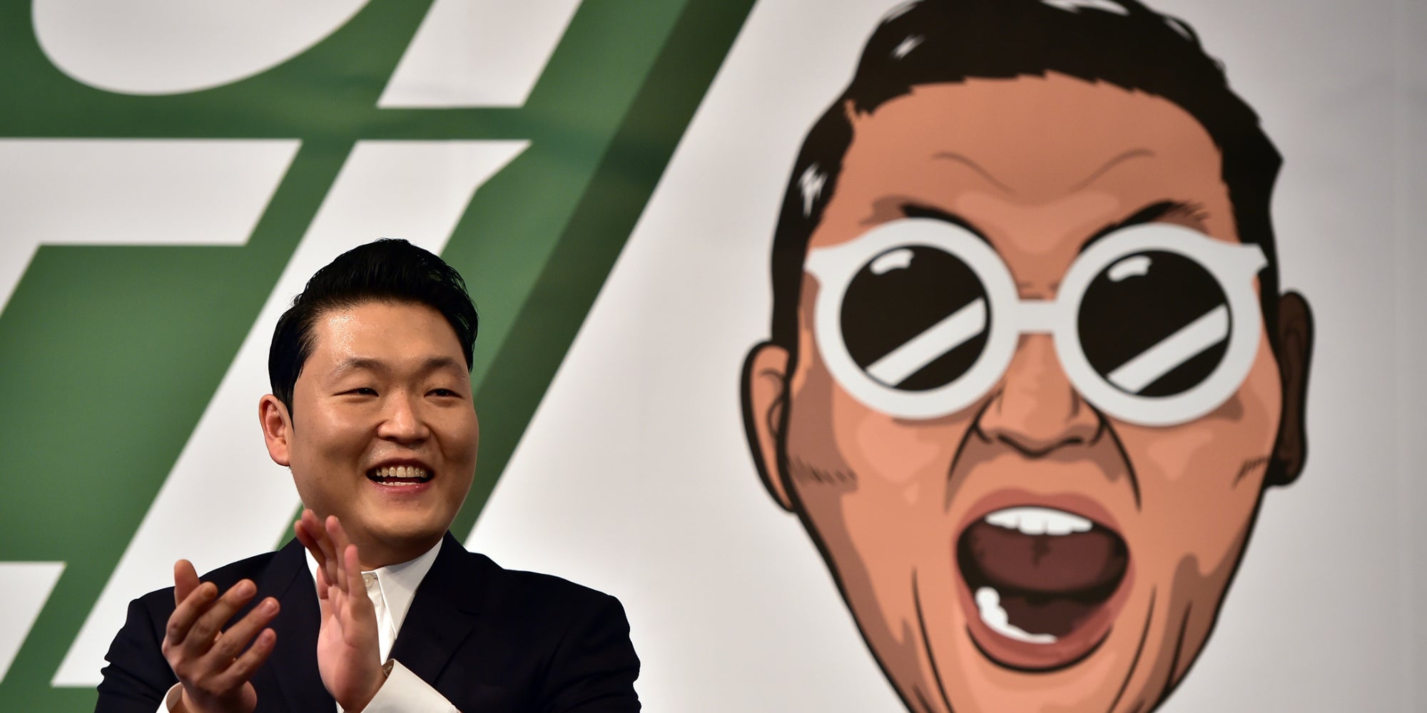 Le chanteur coréen Psy lors d'une conférence de presse organisée à Séoul, le 30 novembre 2015