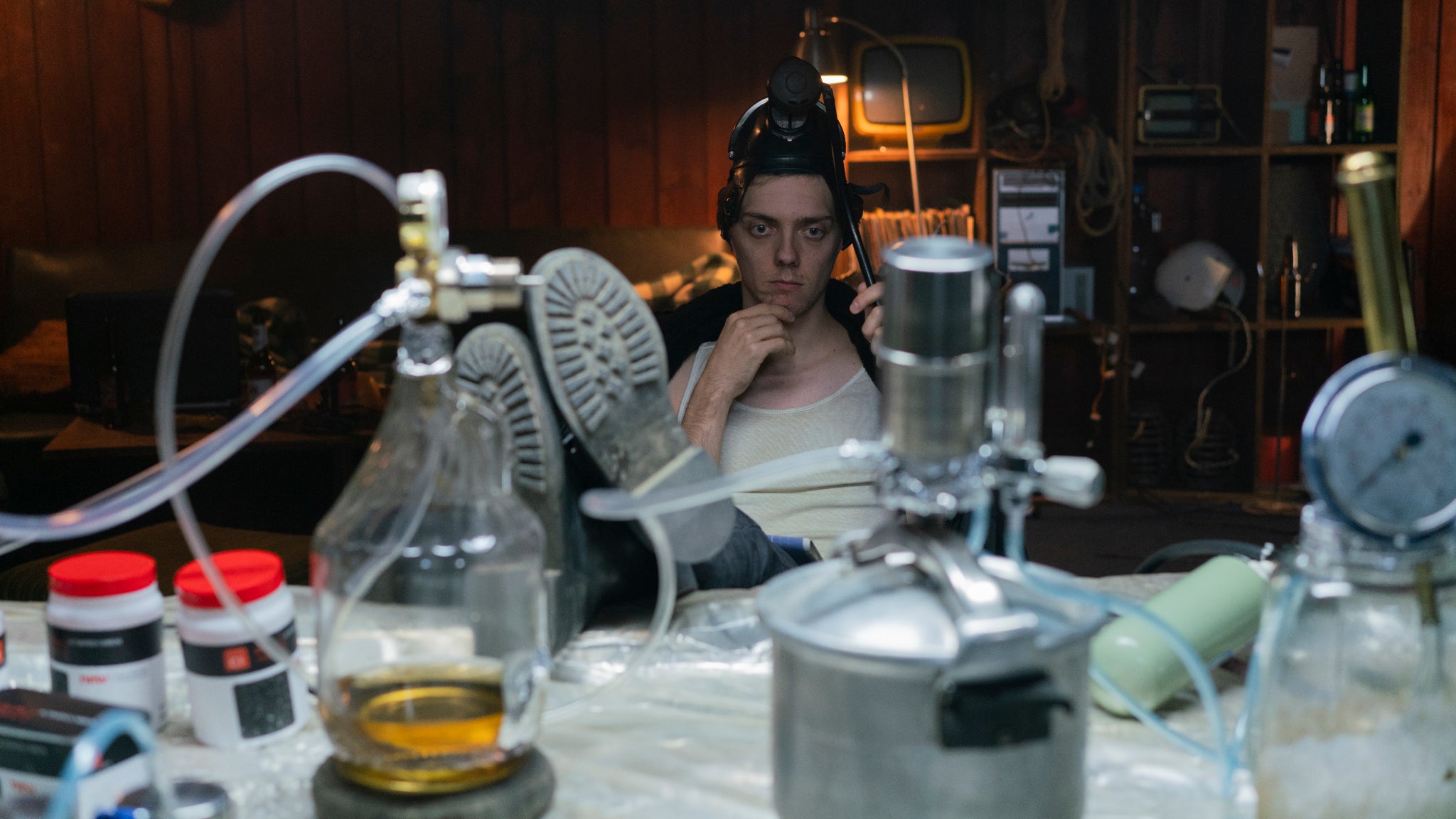 Tyler Brandon Mills, le terroriste au gaz de la deuxième saison d'Absentia.