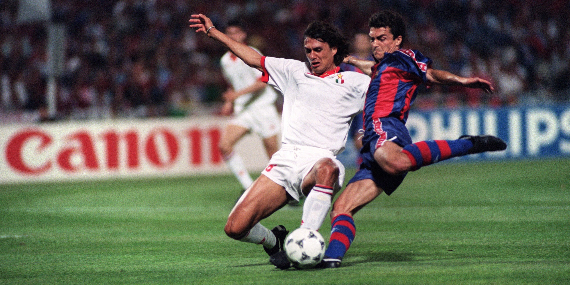 Maldini et Nadal à la lutte lors de Barcelone, Milan, finale de la Ligue des Champions, le 18 mai 1994 à Athènes
