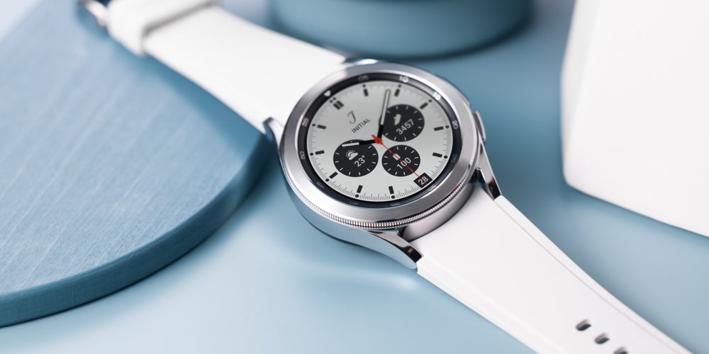 La Samsung Galaxy Watch4, dans sa version Classic.