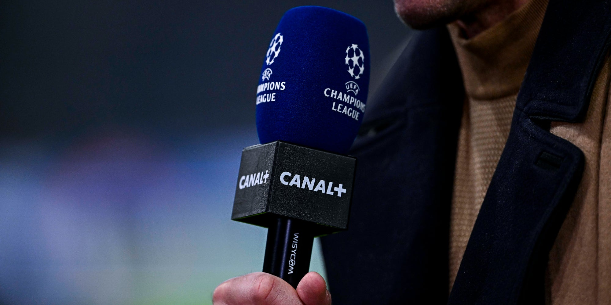 Canal+ sur le terrain de la Ligue des Champions, ici lors du match PSG-Brest au Parc des Princes, le 19 février 2025 à Paris.