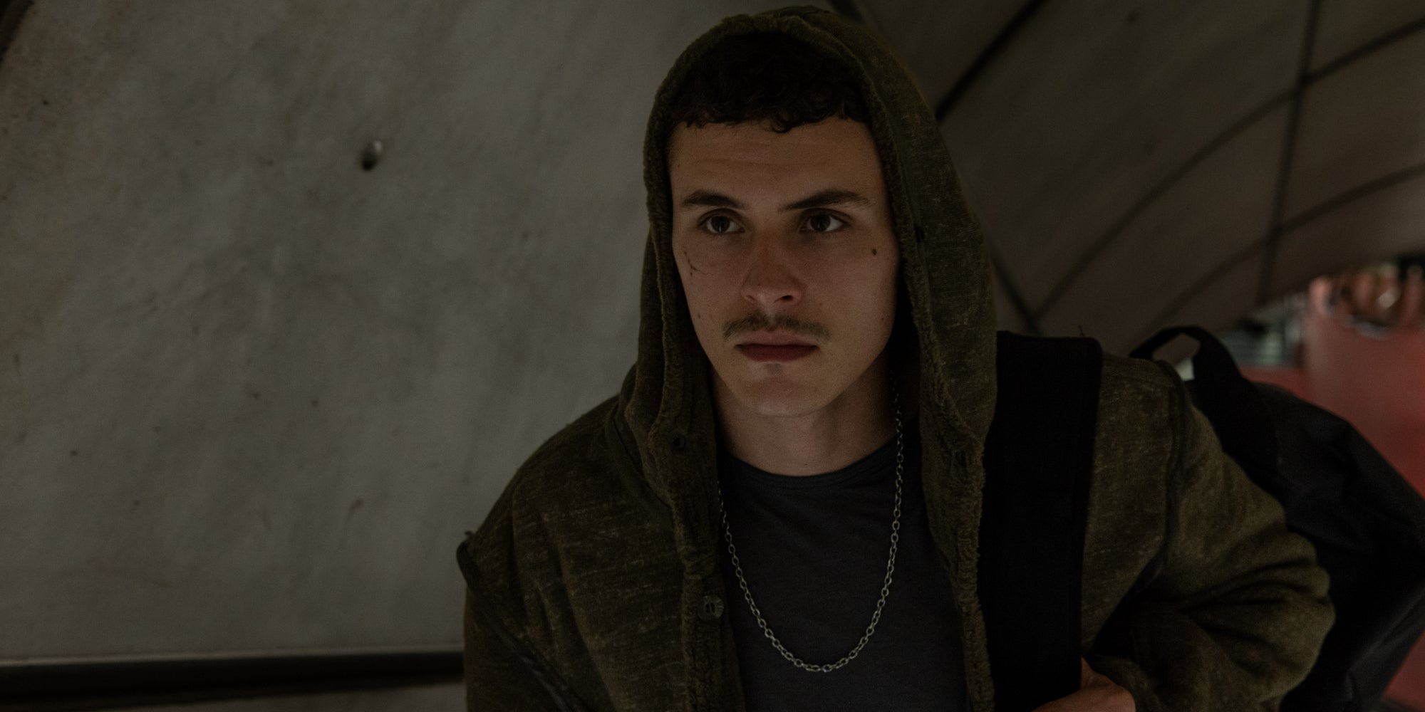 L'acteur Arón Piper incarnera le rôle de Sergio Ciscar dans la nouvelle série ''Mute'', bientôt disponible sur Netlix