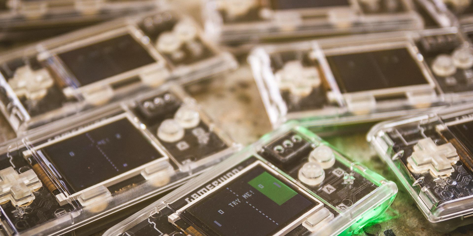 Gamebuino, une console portable à créer, développer et coder soi-même. Une innovation rétro-gaming présentée au salon Viva Technology 2019.