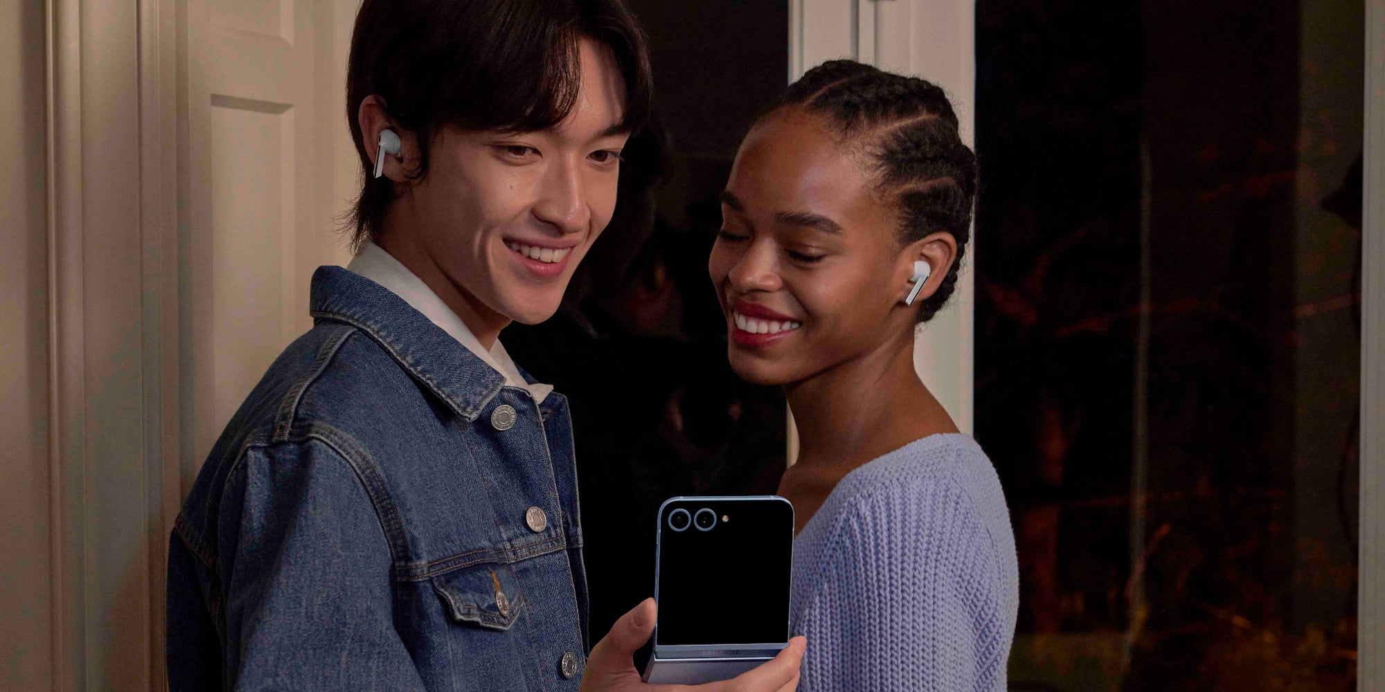 Samsung pourrait bientôt lancer son premier smartphone pliable en trois, ajoutant potentiellement un écran supplémentaire au Galaxy Z Flip.