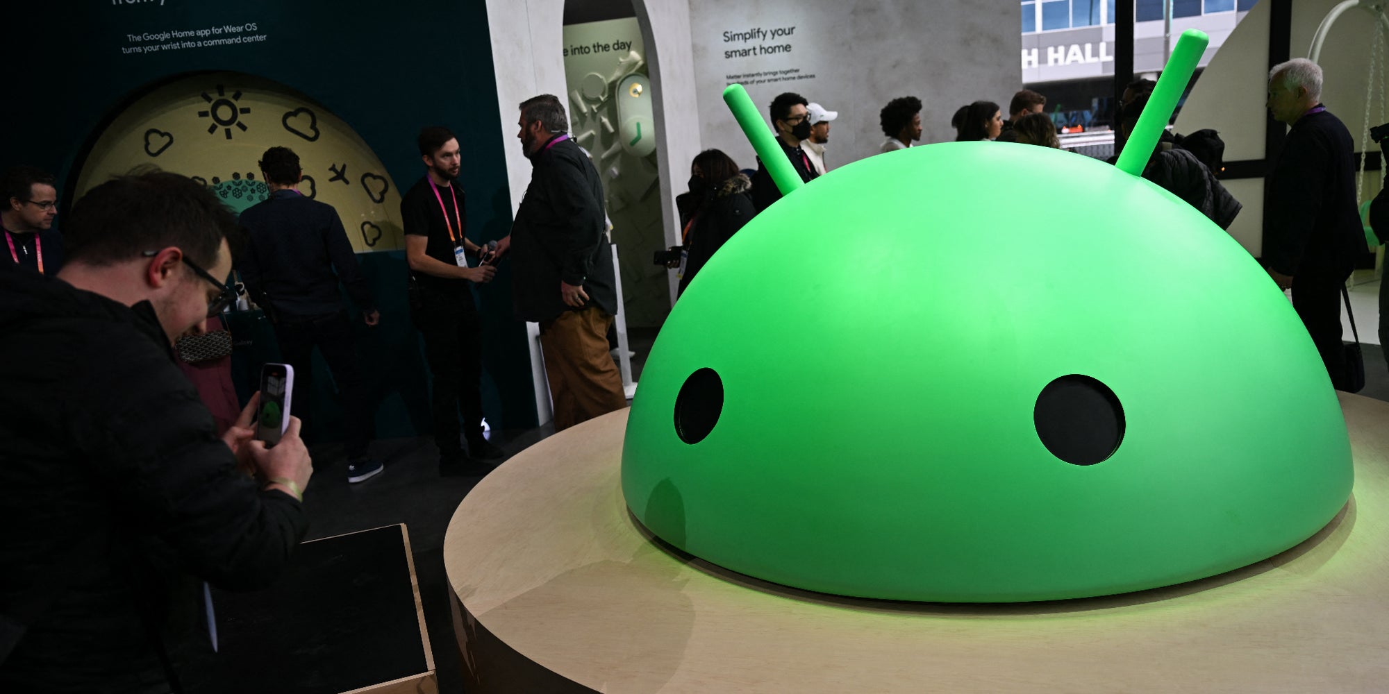 La tête du logo Android au stand Google Android d'Alphabet lors du Consumer Electronics Show (CES) à Las Vegas, Nevada, le 5 janvier 2023.