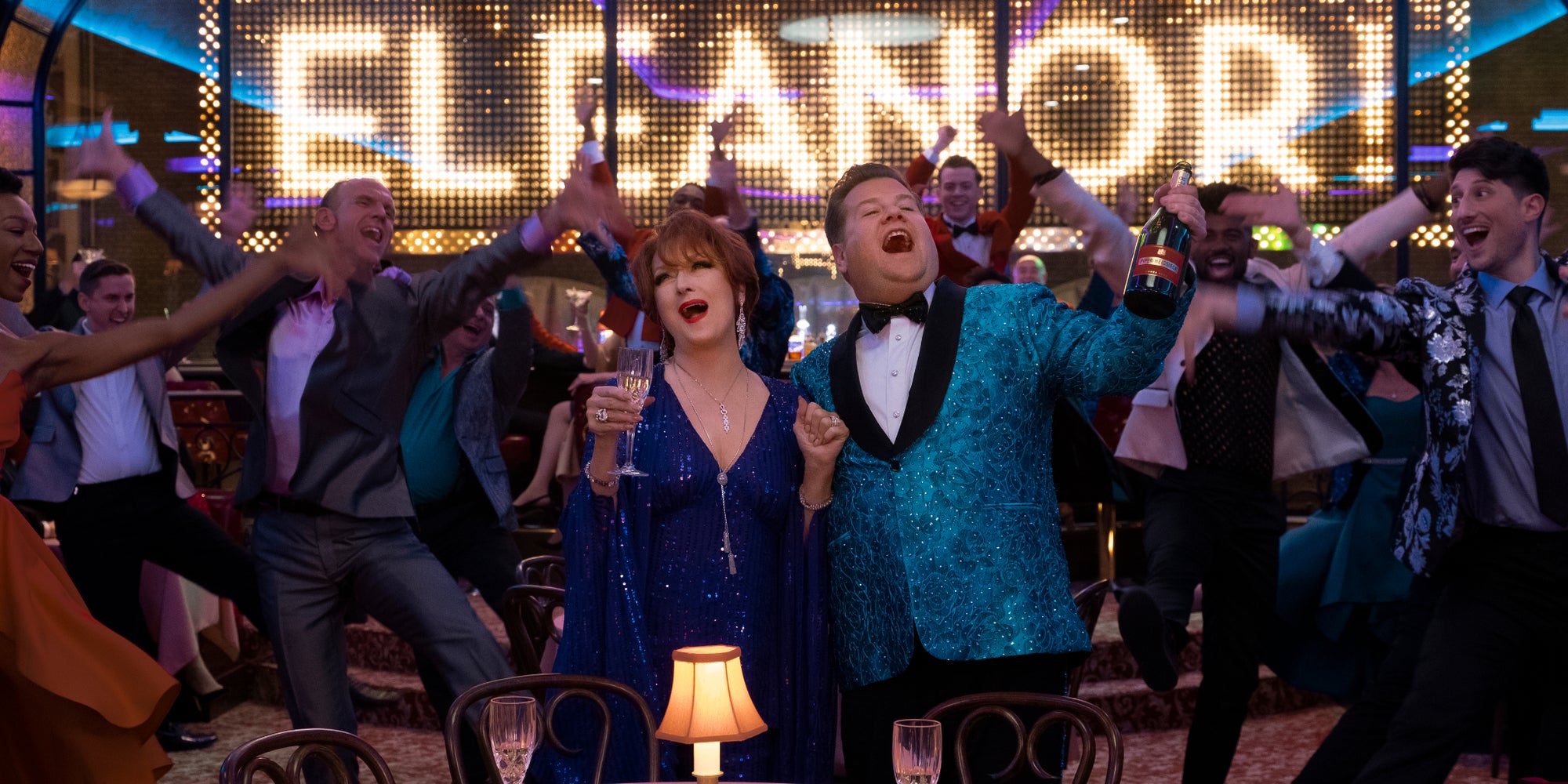 Champagne ! Meryl Streep et James Corden arrivent, en chanson, dans "The Prom"...