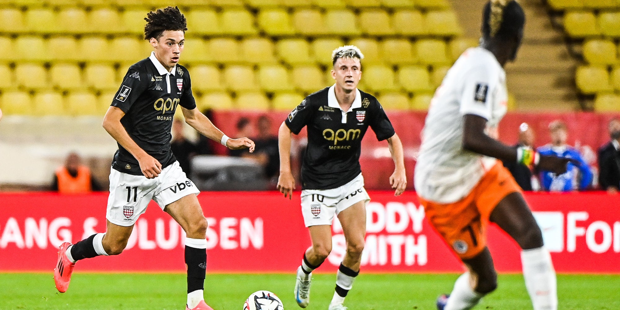 Maghnes Akliouche et Aleksandr Golovin lors de Monaco-Montpellier, le 28 septembre au Stade Louis II (Monaco).