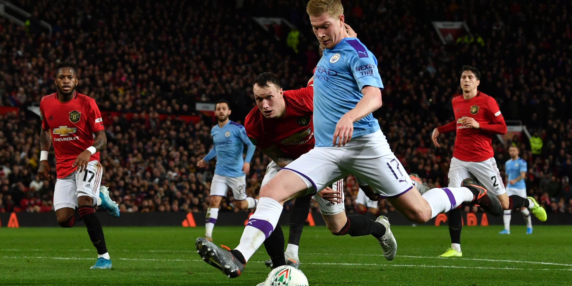 Les joueurs de Manchester City et Manchester United s'affrontent dans le derby, le 7 janvier 2020.