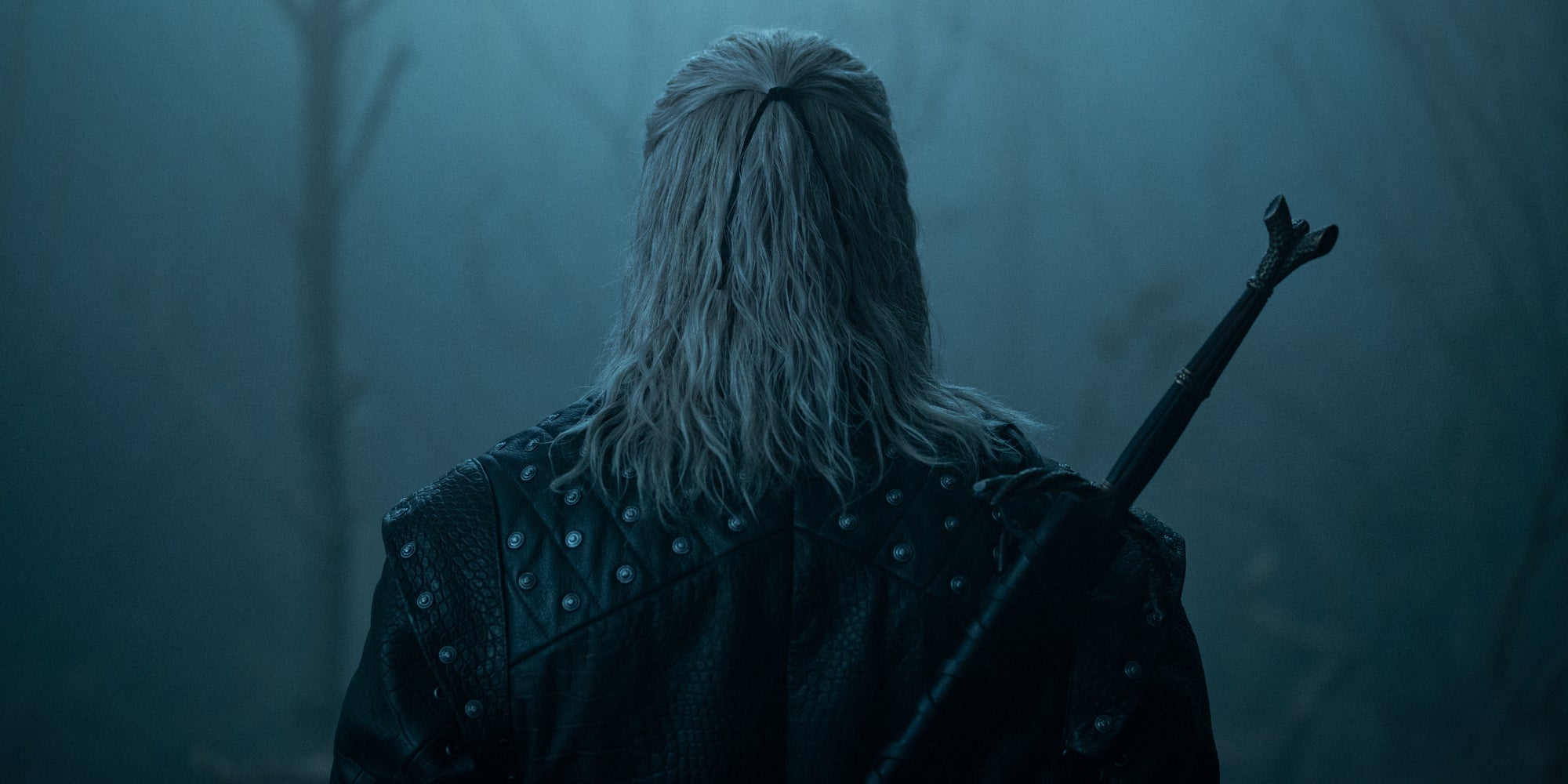 Liam Hemsworth se glisse à son tour dans la peau de Geralt de Riv, pour la saison 4 de "The Witcher".