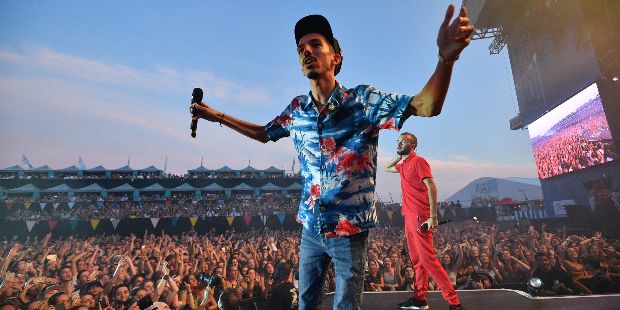 Bigflo et Oli sur la scène des Francofolies à La Rochelle, le 13 juillet 2018.