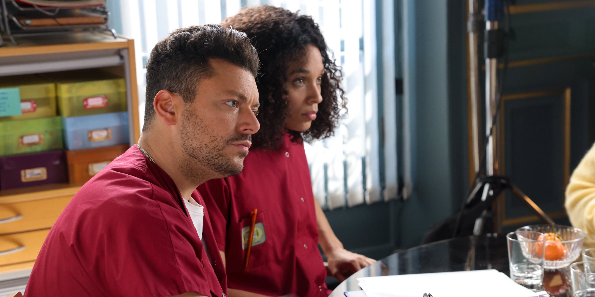 Kev Adams et Stéfi Celma sont à l'affiche de la série "Maison de retraite" sur TF1 et TF1+. 