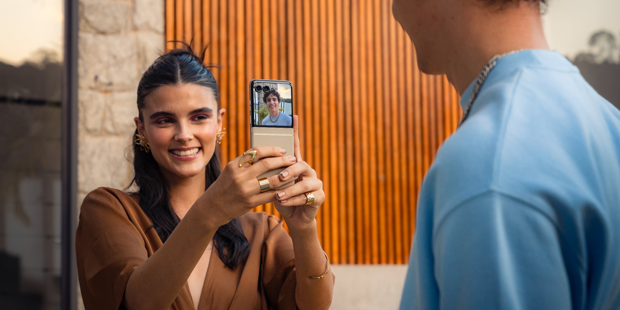 Avec le Motorola Razr 50,  offrez vous un smartphone pliable à moins de 300€ chez SFR