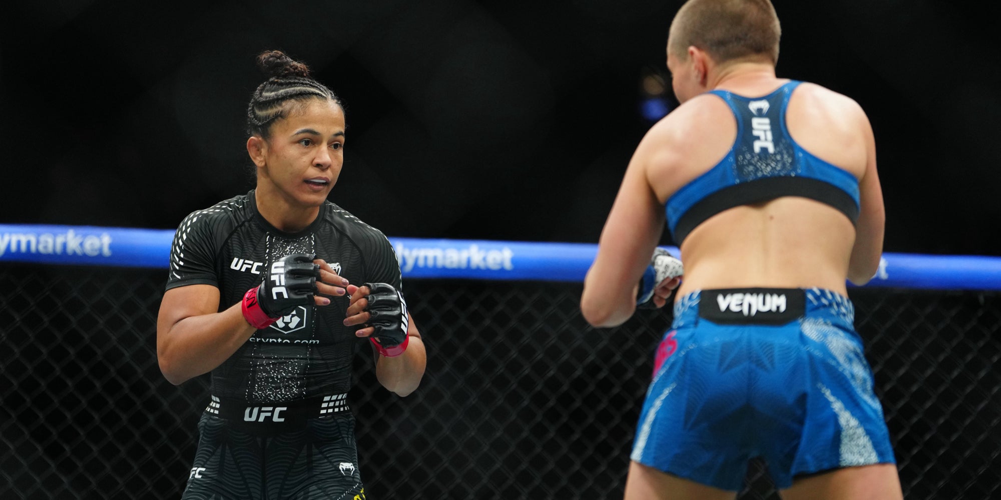 Natalia Silva et Rose Namajunas lors de l’UFC 324, le 24 janvier 2026 à Las Vegas.