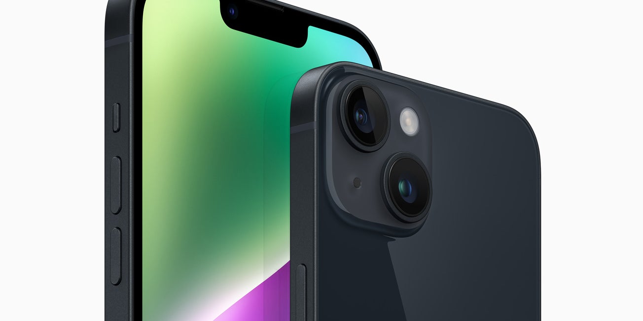 L'iPhone 14 Plus, ici dans son coloris minuit.