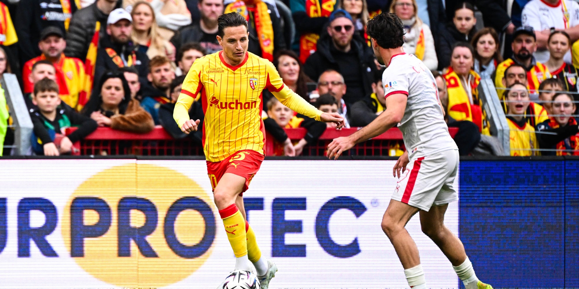 Florian Thauvin lors du match amical international opposant Lens à Rouen au Stade Bollaert-Delelis, le 11 avril 2026 à Lens, en France.
