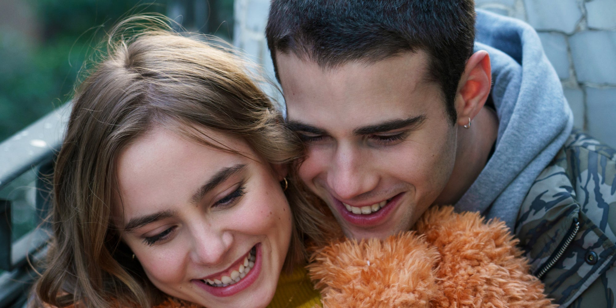 Clara Galle et Julio Peña Fernández dans le film "À travers ma fenêtre : les yeux dans les yeux".