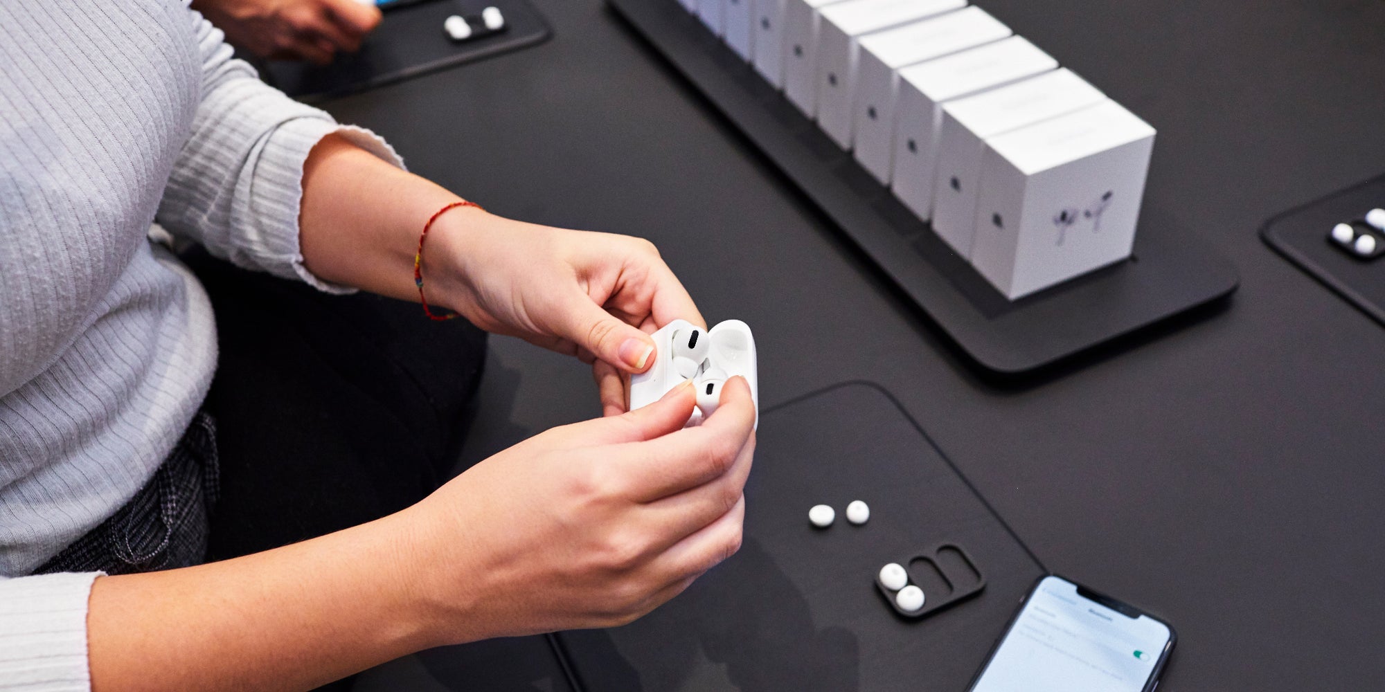 Apple vient de déployer une mise à jour des AirPods 2