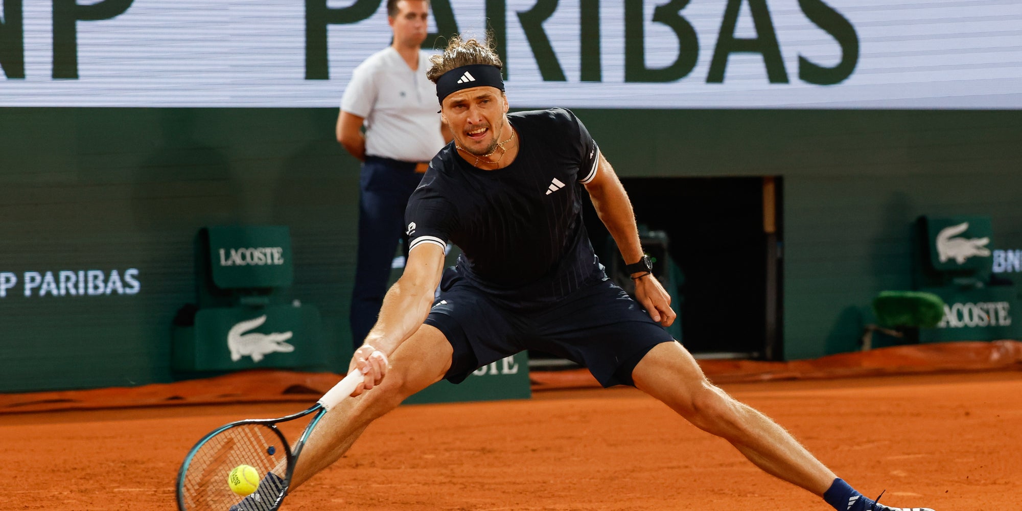 Le tennisman allemand Alexander Zverev lors de son quart de finale à Roland-Garros contre Rafael Jodar, le 2 juin 2026 à Paris.