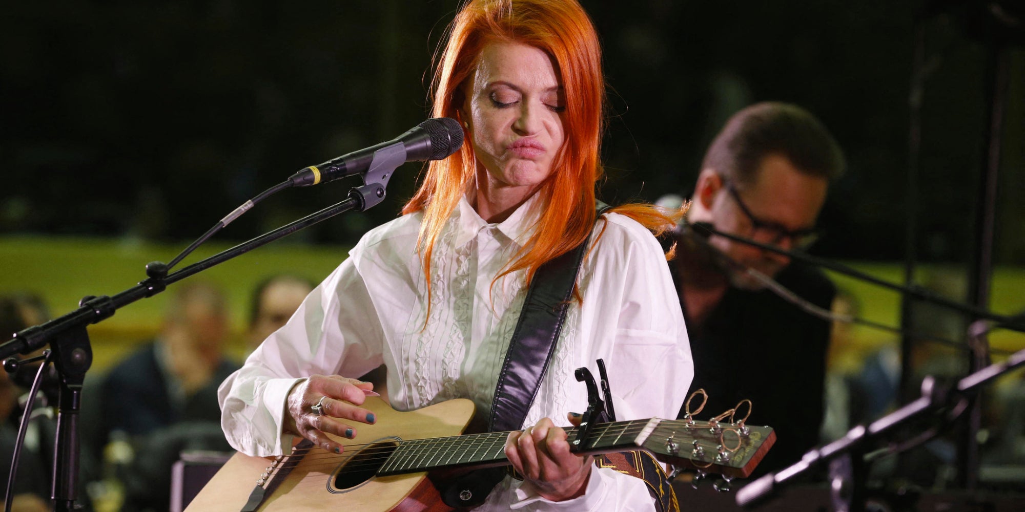 Axelle Red se produit lors de la conférence ministérielle internationale intitulée "She Decides", à Bruxelles le 2 mars 2017.