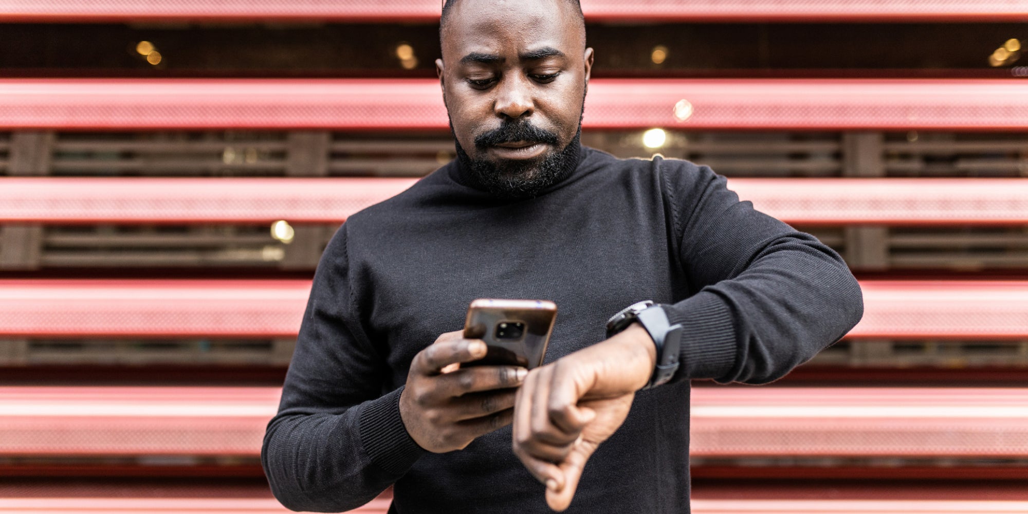 Pour bien vérifier que votre smartphone changera d'heure tout seul, on vous explique la marche à suivre, que ce soit sur iPhone ou Android.