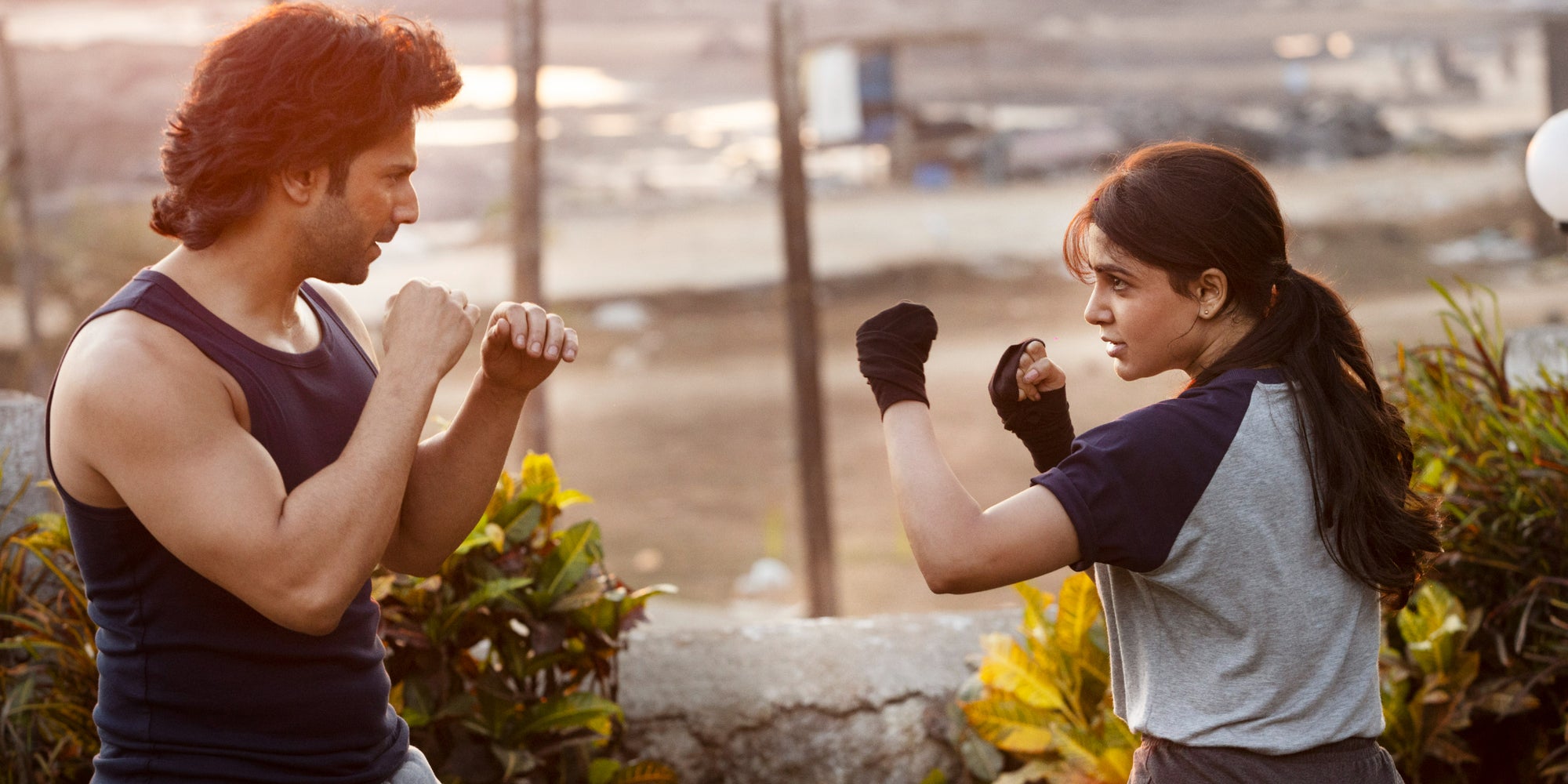 Retrouvez Samantha Ruth Prabhu et Varun Dhawan dans le rôle des agents Honey et Bunny dans le spin-off "Citadel : Honey Bunny" sur Prime Video.