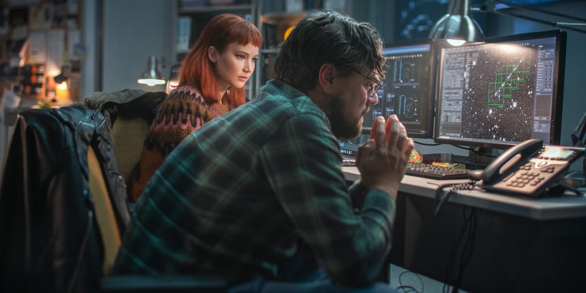 Jennifer Lawrence et Leonardo DiCaprio jouent deux scientifiques qui tentent d'alerter le monde, menacé par une comète