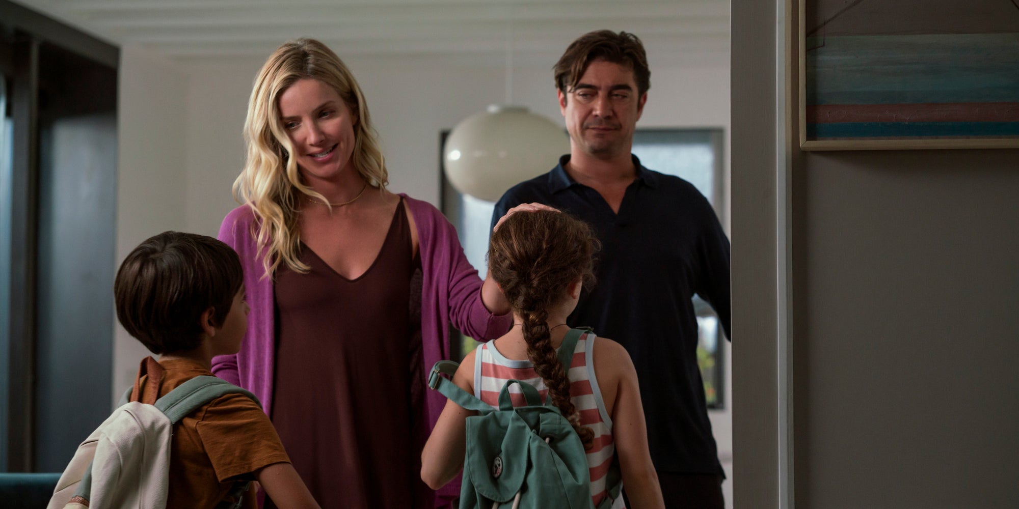 Giovanni (Lorenzo Ferrante), Elena (Annabelle Wallis), Bianca (Bianca Pagano) et Pietro (Riccardo Scamarcio) dans le film "Evanouis dans la nuit". 