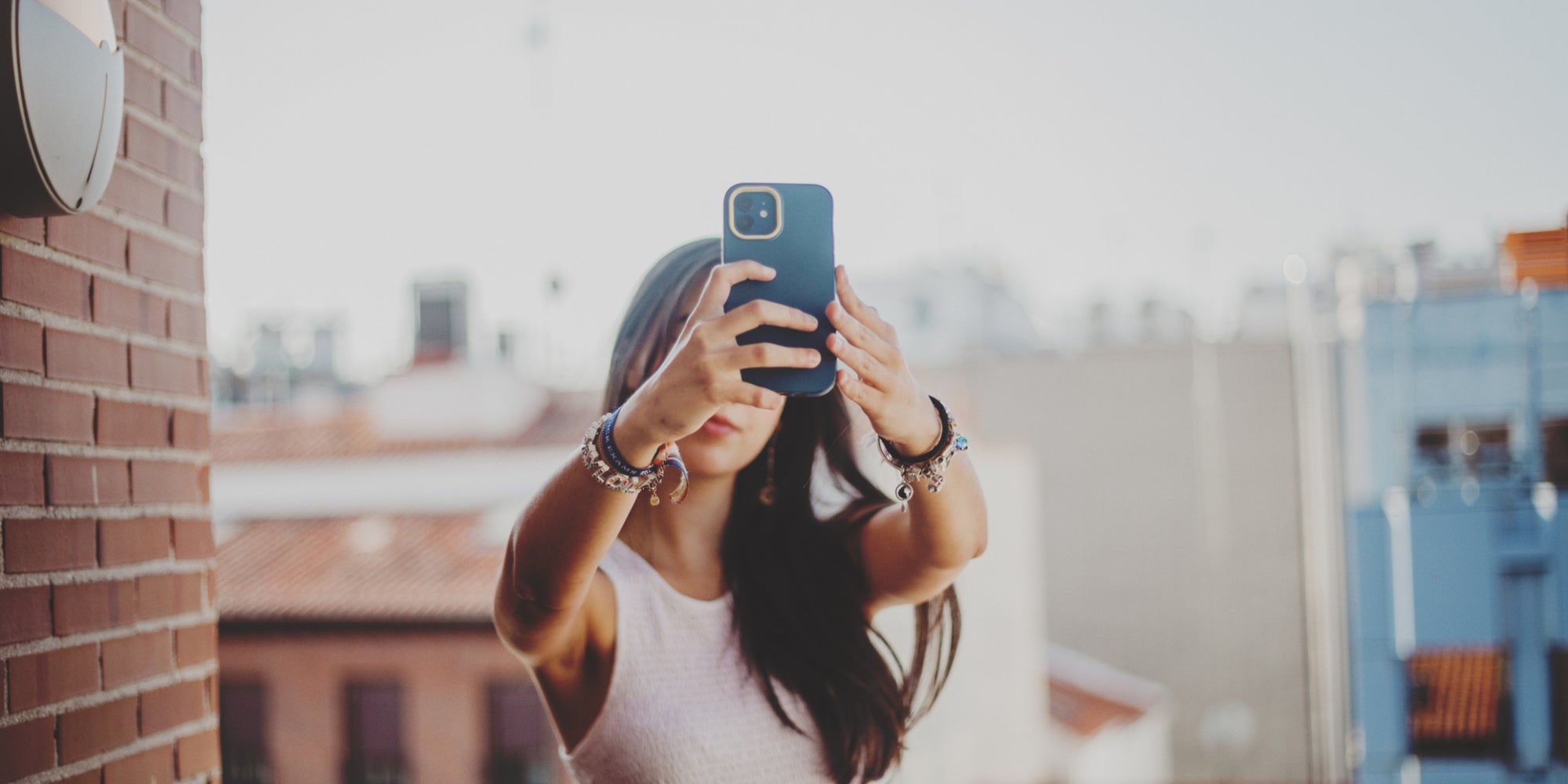 Avec Google messages, vous allez bientôt pouvoir envoyer des GIFS avec votre tête. 