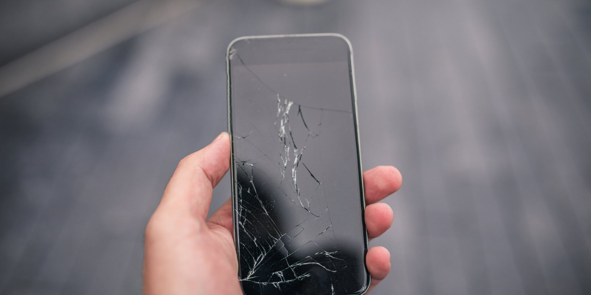 Une technologie bientôt capable de permettre aux écrans de smartphone de s'auto-réparer ?