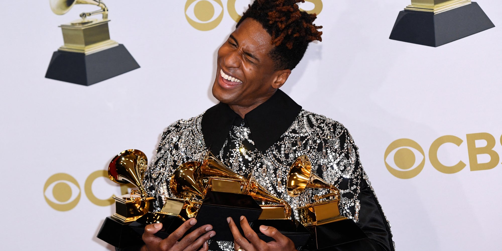 Jon Batiste après les Grammy Awards 2022 à la MGM Grand Garden Arena à Las Vegas, Nevada
